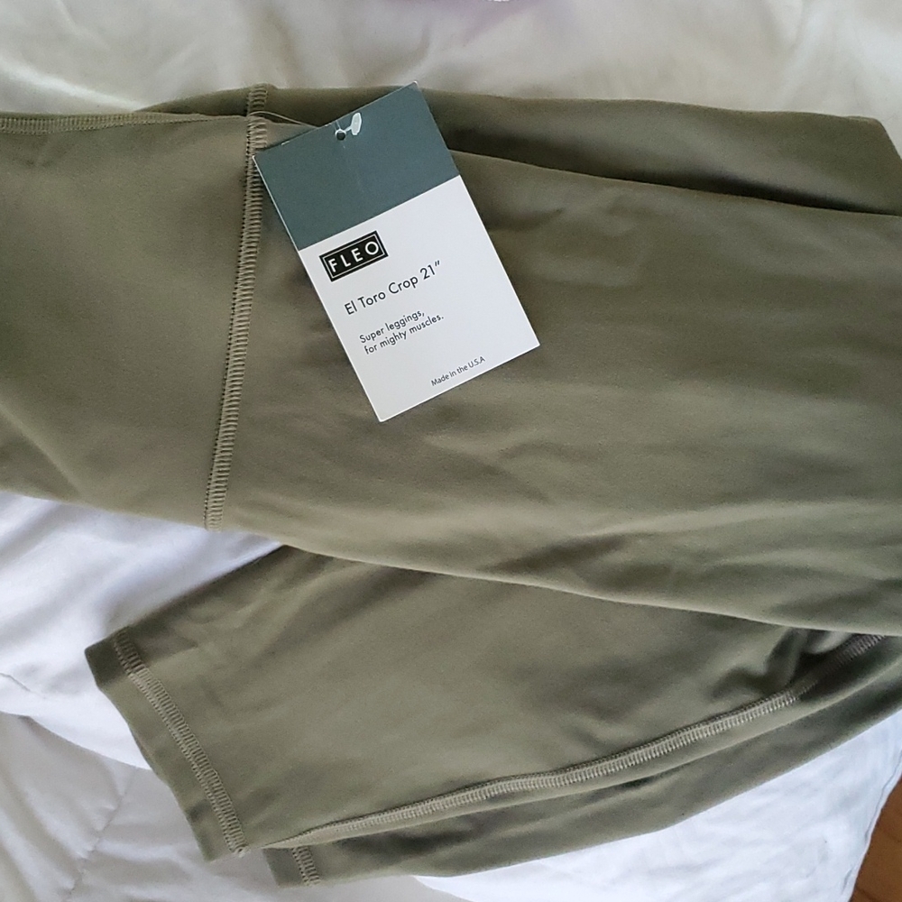 Fleo shadow sage 21” leggings